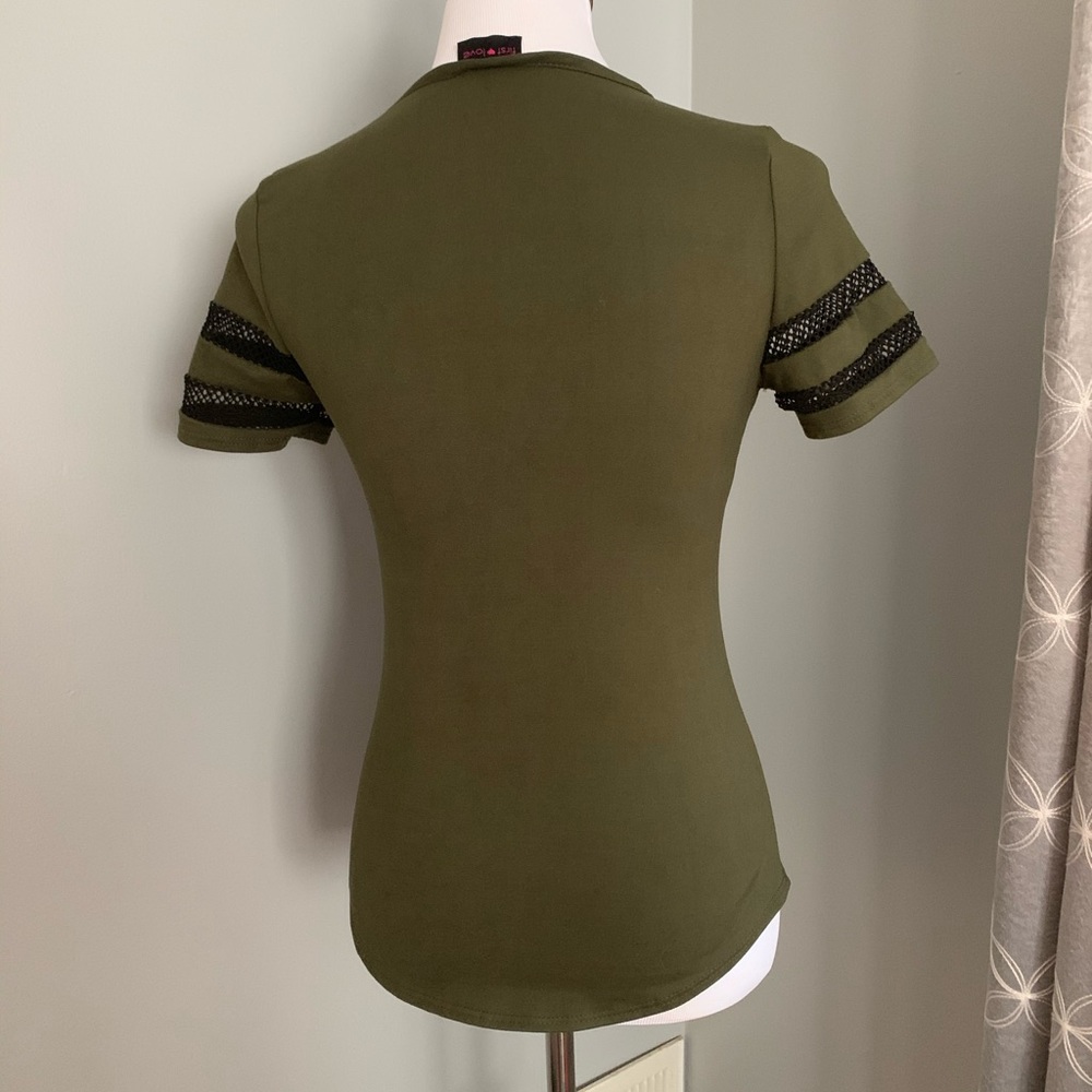 Slay Queen Tee - Picture 3 of 5